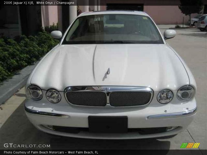 White Onyx / Champagne 2006 Jaguar XJ XJ8