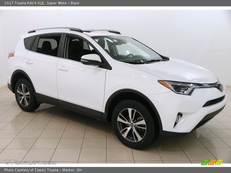 Super White / Black 2017 Toyota RAV4 XLE