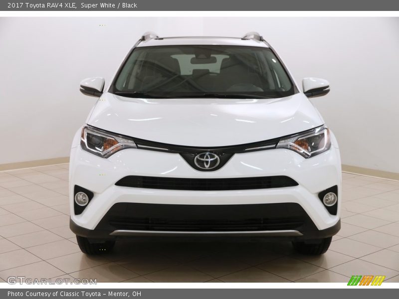 Super White / Black 2017 Toyota RAV4 XLE