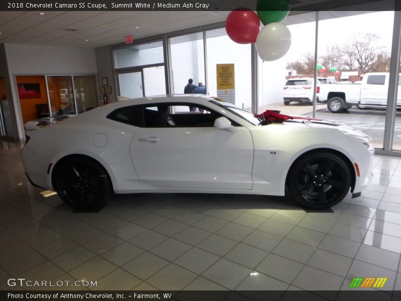 Summit White / Medium Ash Gray 2018 Chevrolet Camaro SS Coupe