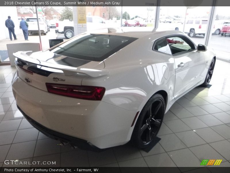 Summit White / Medium Ash Gray 2018 Chevrolet Camaro SS Coupe