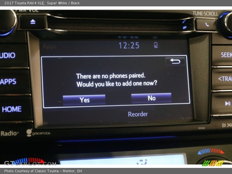 Super White / Black 2017 Toyota RAV4 XLE