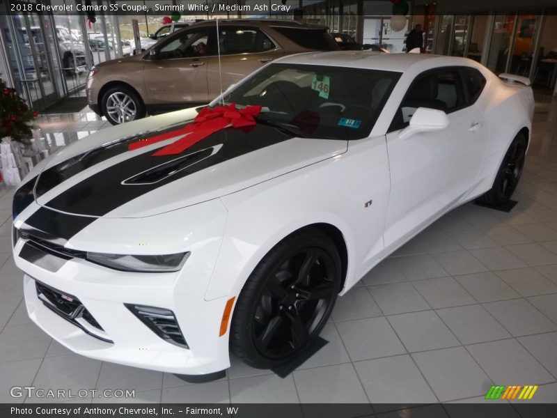 Front 3/4 View of 2018 Camaro SS Coupe