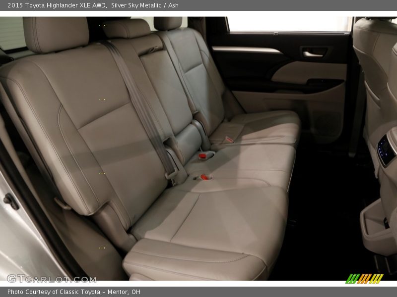 Silver Sky Metallic / Ash 2015 Toyota Highlander XLE AWD