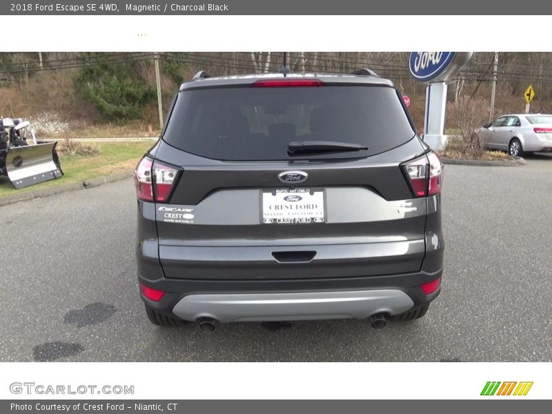 Magnetic / Charcoal Black 2018 Ford Escape SE 4WD
