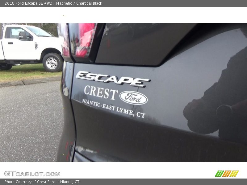 Magnetic / Charcoal Black 2018 Ford Escape SE 4WD