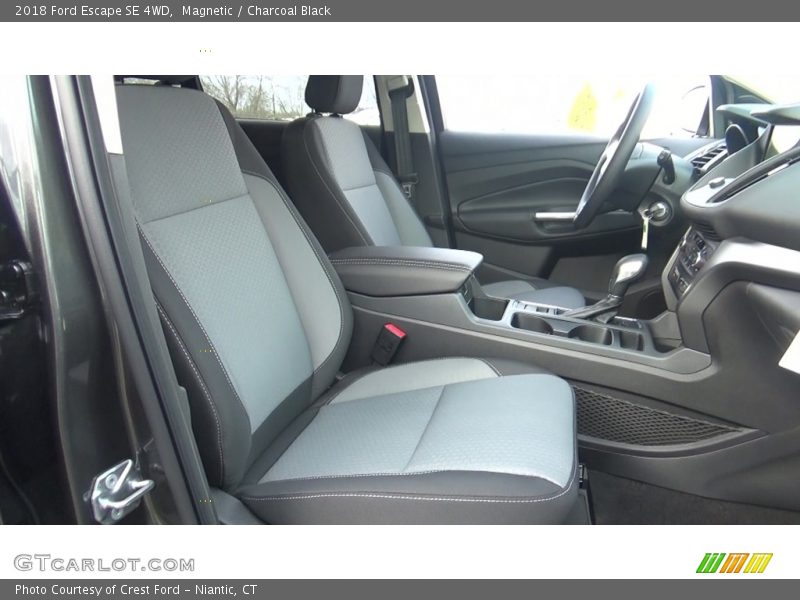 Magnetic / Charcoal Black 2018 Ford Escape SE 4WD