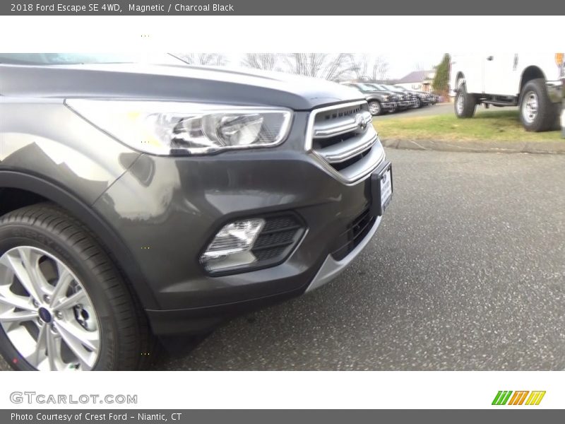 Magnetic / Charcoal Black 2018 Ford Escape SE 4WD