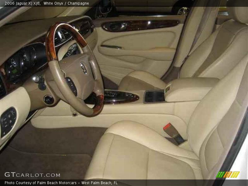 White Onyx / Champagne 2006 Jaguar XJ XJ8