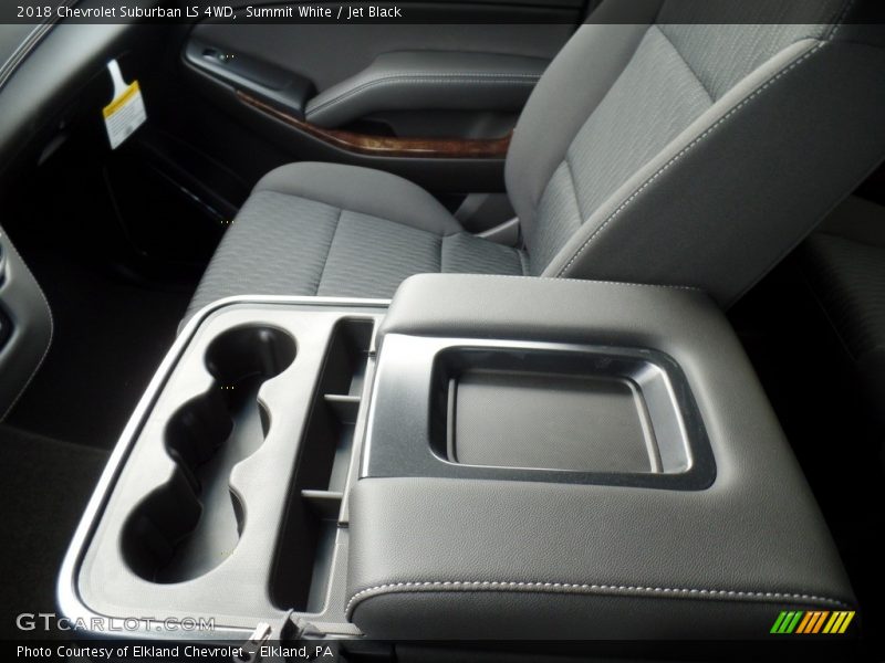 Summit White / Jet Black 2018 Chevrolet Suburban LS 4WD