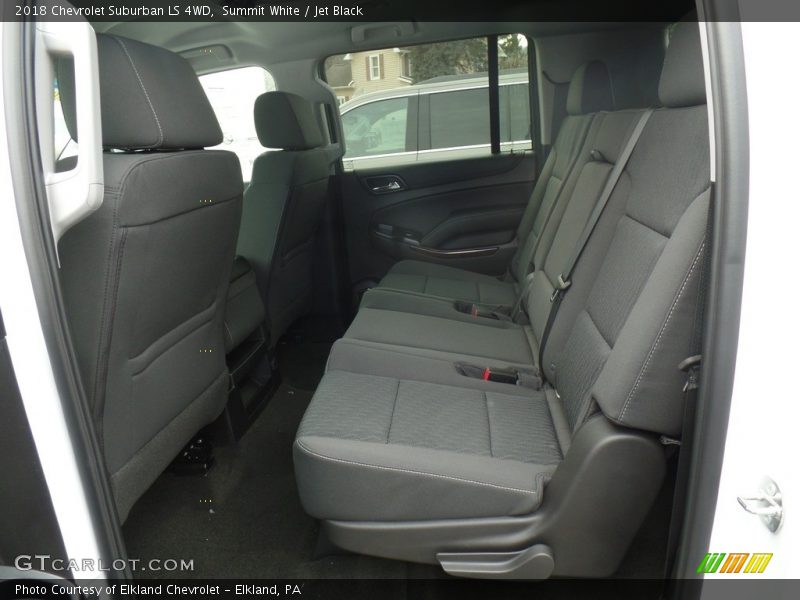 Summit White / Jet Black 2018 Chevrolet Suburban LS 4WD