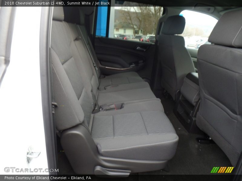 Summit White / Jet Black 2018 Chevrolet Suburban LS 4WD