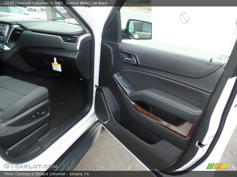 Summit White / Jet Black 2018 Chevrolet Suburban LS 4WD