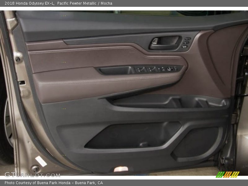 Pacific Pewter Metallic / Mocha 2018 Honda Odyssey EX-L