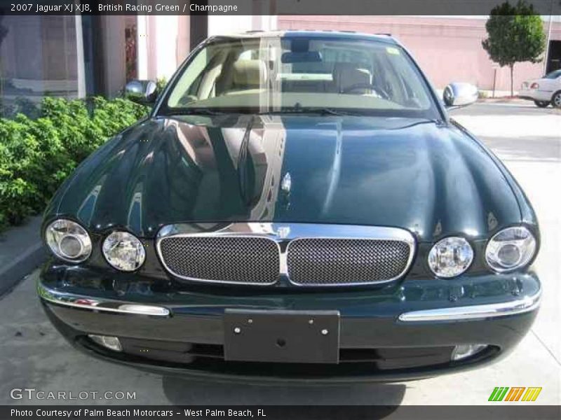 British Racing Green / Champagne 2007 Jaguar XJ XJ8