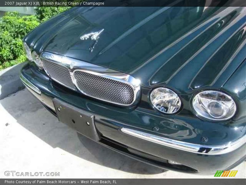 British Racing Green / Champagne 2007 Jaguar XJ XJ8