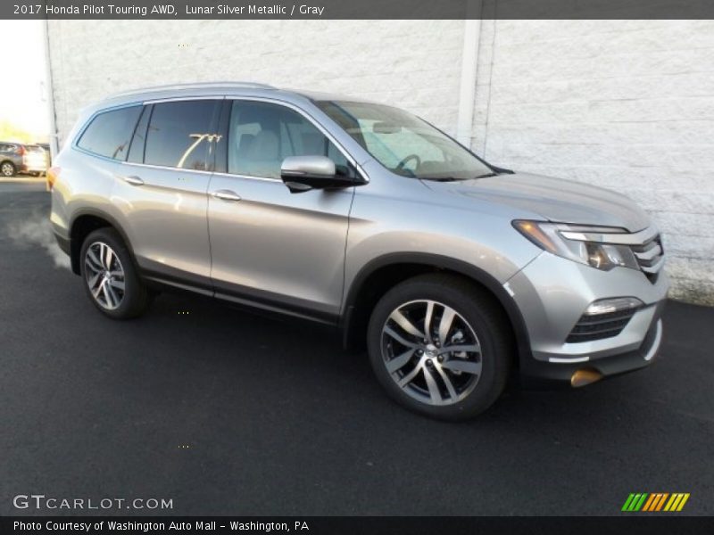 Lunar Silver Metallic / Gray 2017 Honda Pilot Touring AWD