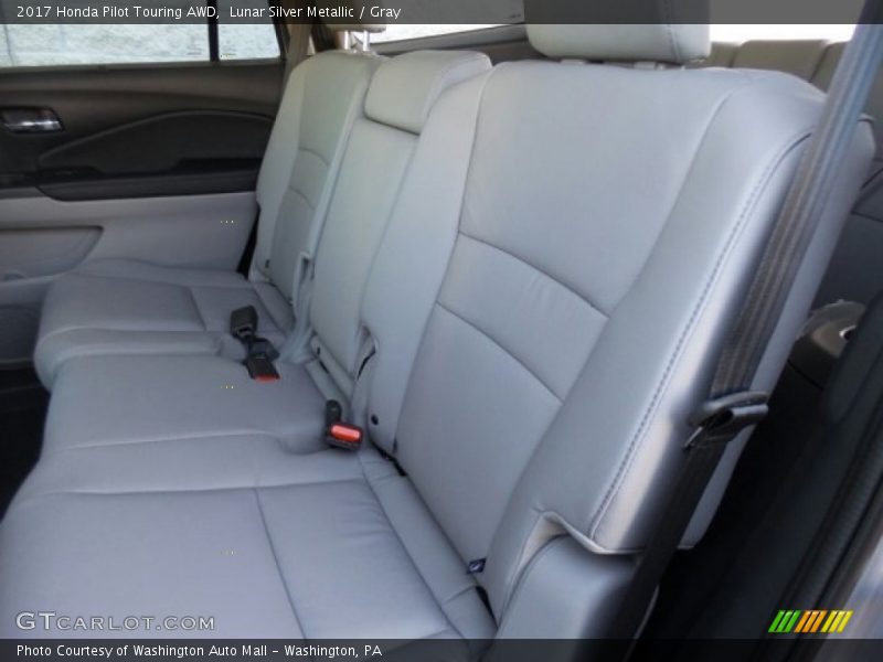 Lunar Silver Metallic / Gray 2017 Honda Pilot Touring AWD