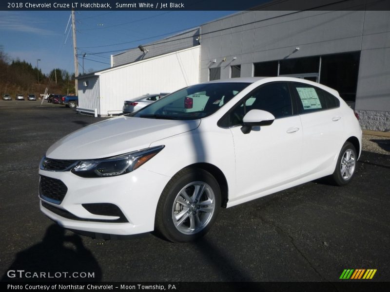 Front 3/4 View of 2018 Cruze LT Hatchback