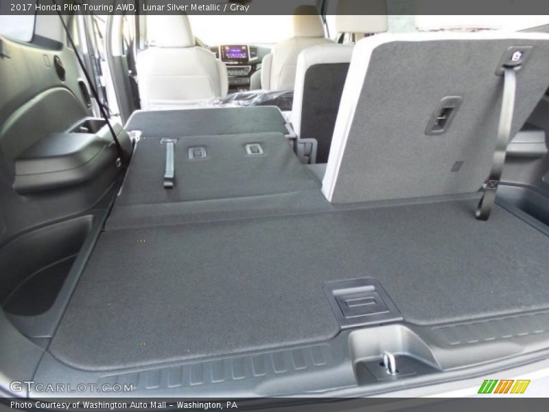 Lunar Silver Metallic / Gray 2017 Honda Pilot Touring AWD