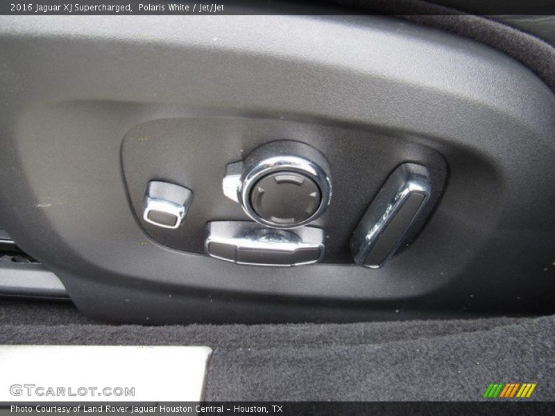 Polaris White / Jet/Jet 2016 Jaguar XJ Supercharged
