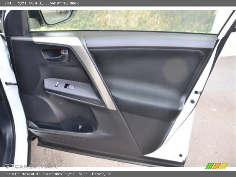 Super White / Black 2015 Toyota RAV4 LE