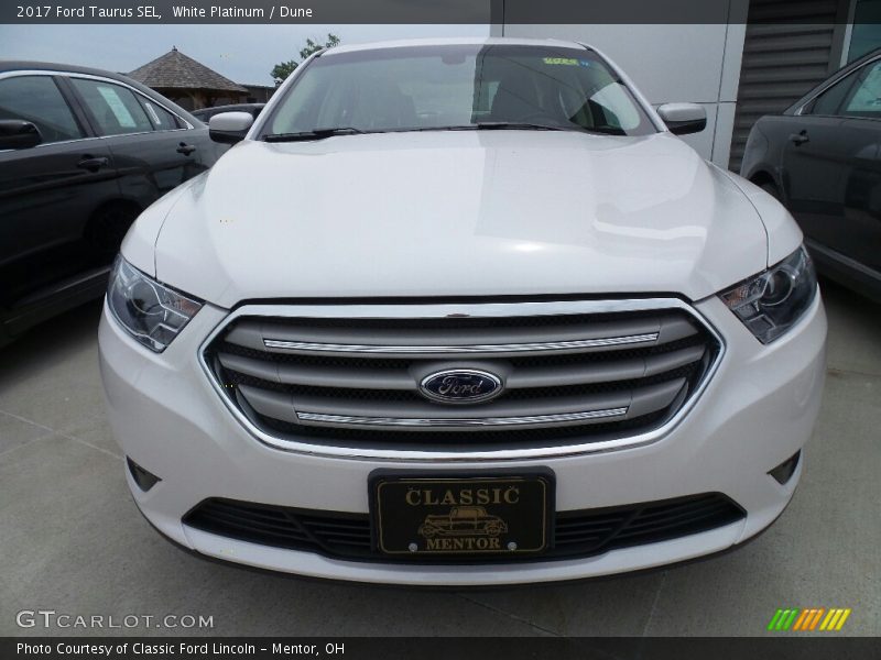 White Platinum / Dune 2017 Ford Taurus SEL