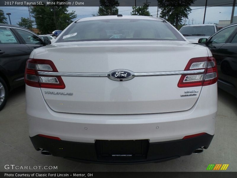 White Platinum / Dune 2017 Ford Taurus SEL