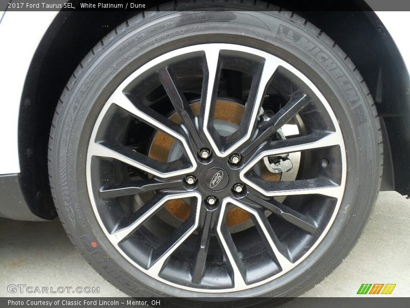 White Platinum / Dune 2017 Ford Taurus SEL