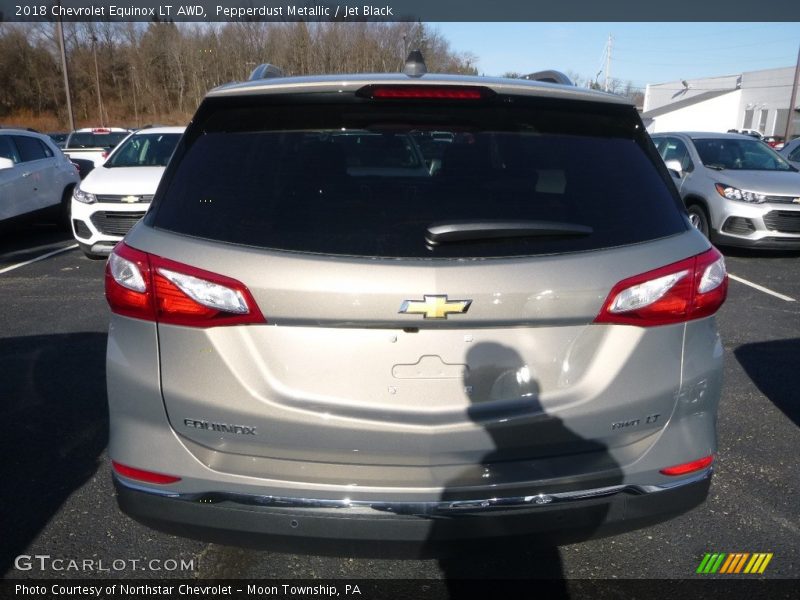 Pepperdust Metallic / Jet Black 2018 Chevrolet Equinox LT AWD