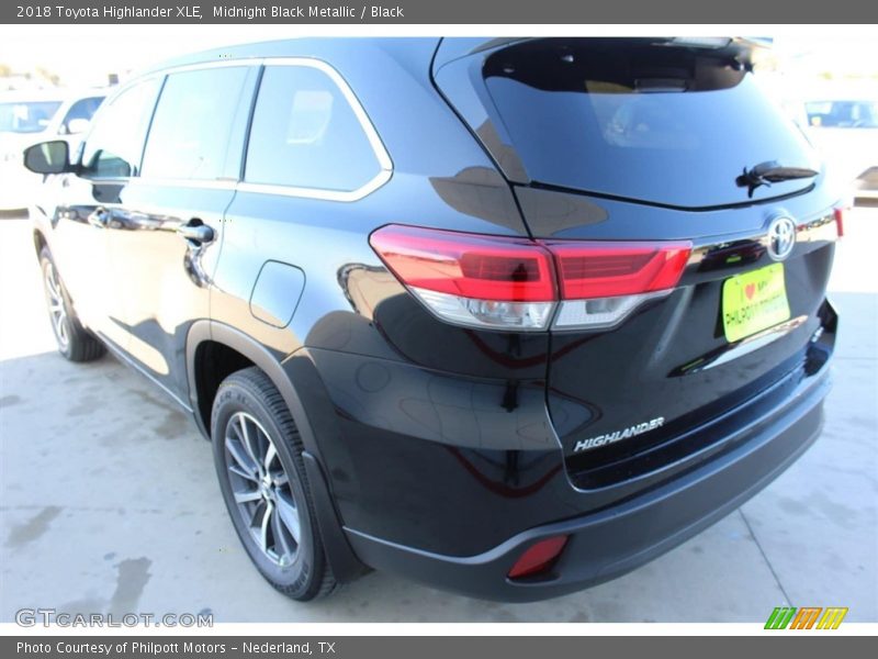 Midnight Black Metallic / Black 2018 Toyota Highlander XLE