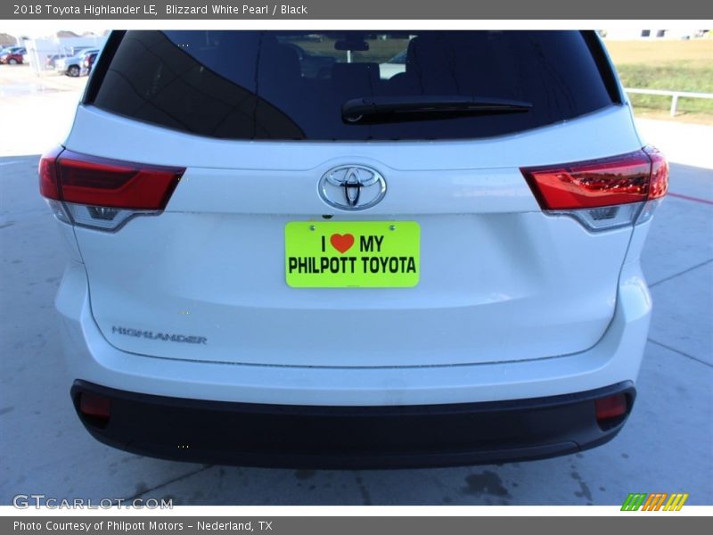Blizzard White Pearl / Black 2018 Toyota Highlander LE
