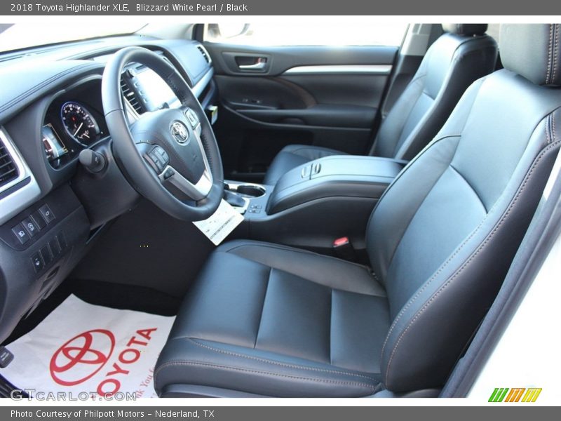 Blizzard White Pearl / Black 2018 Toyota Highlander XLE