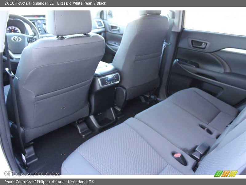 Blizzard White Pearl / Black 2018 Toyota Highlander LE