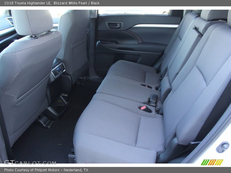 Blizzard White Pearl / Black 2018 Toyota Highlander LE