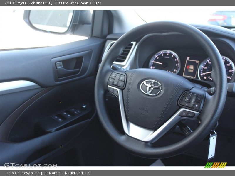 Blizzard White Pearl / Black 2018 Toyota Highlander LE