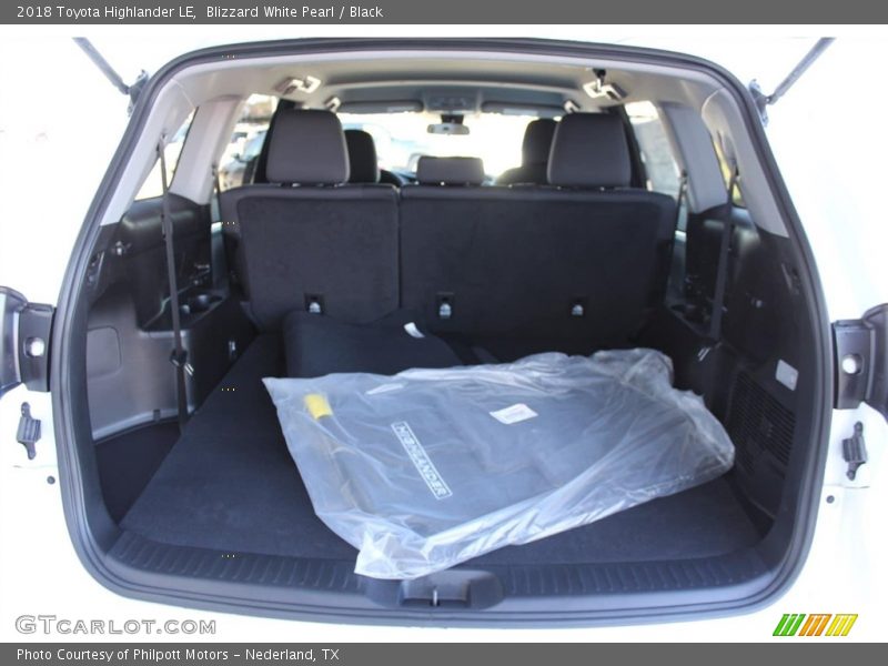 Blizzard White Pearl / Black 2018 Toyota Highlander LE