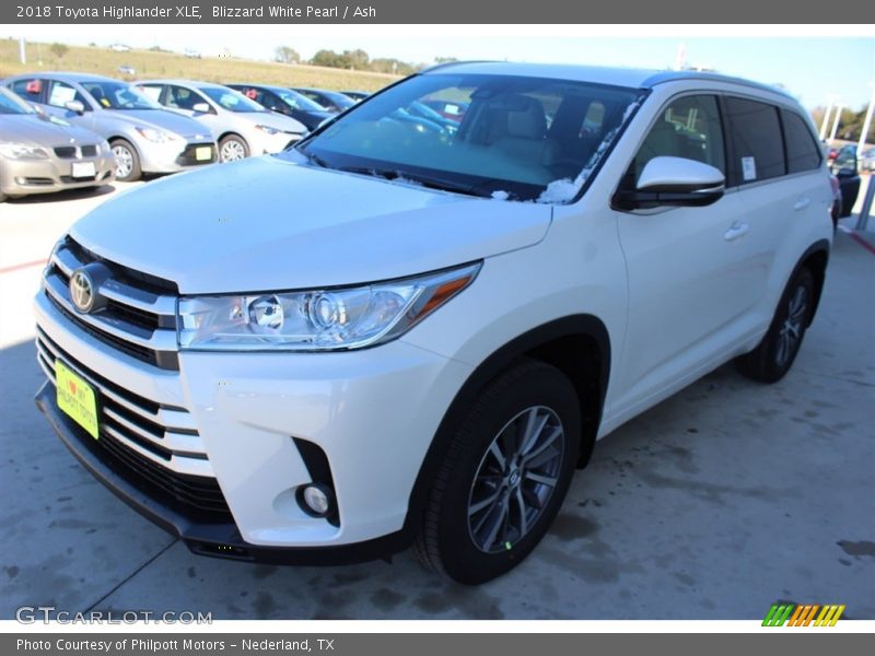 Blizzard White Pearl / Ash 2018 Toyota Highlander XLE
