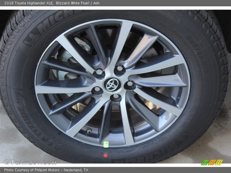 Blizzard White Pearl / Ash 2018 Toyota Highlander XLE