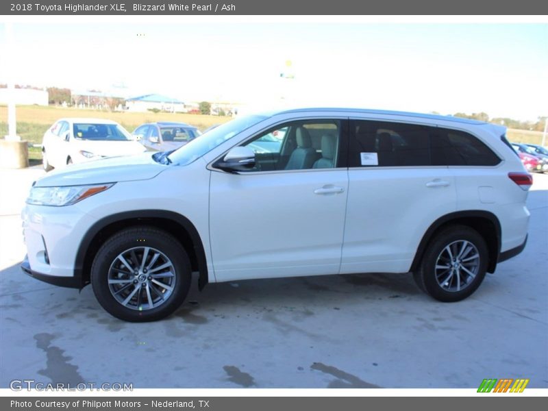 Blizzard White Pearl / Ash 2018 Toyota Highlander XLE