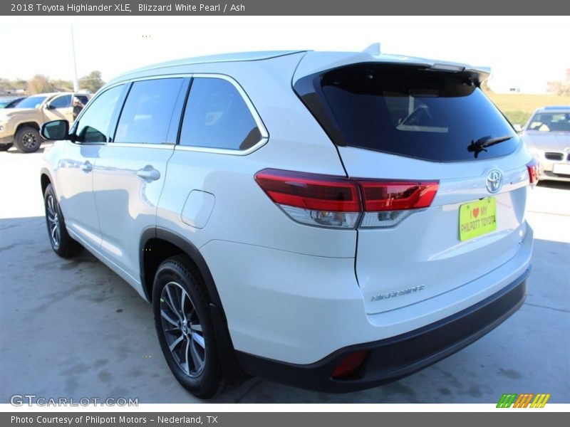Blizzard White Pearl / Ash 2018 Toyota Highlander XLE