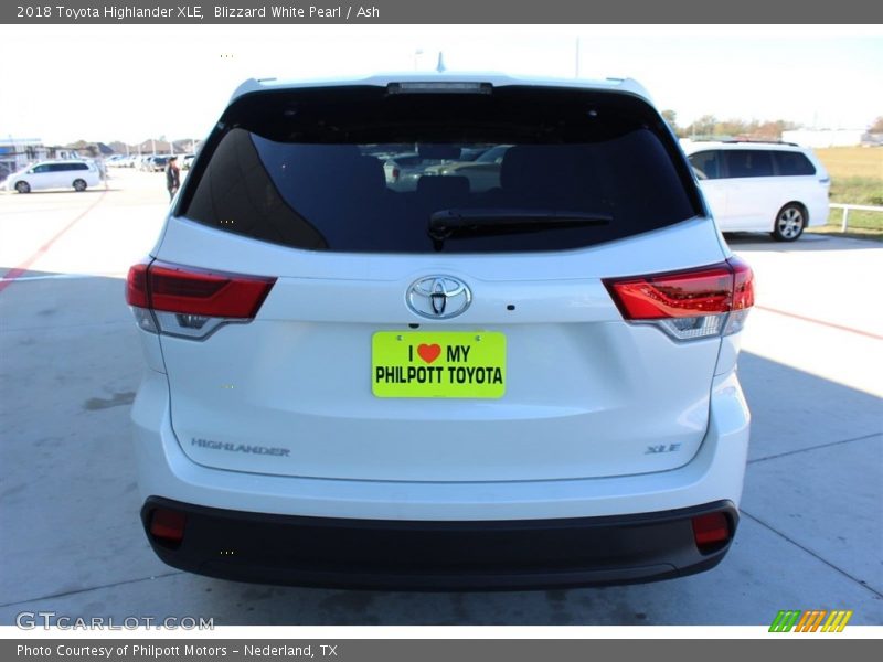 Blizzard White Pearl / Ash 2018 Toyota Highlander XLE
