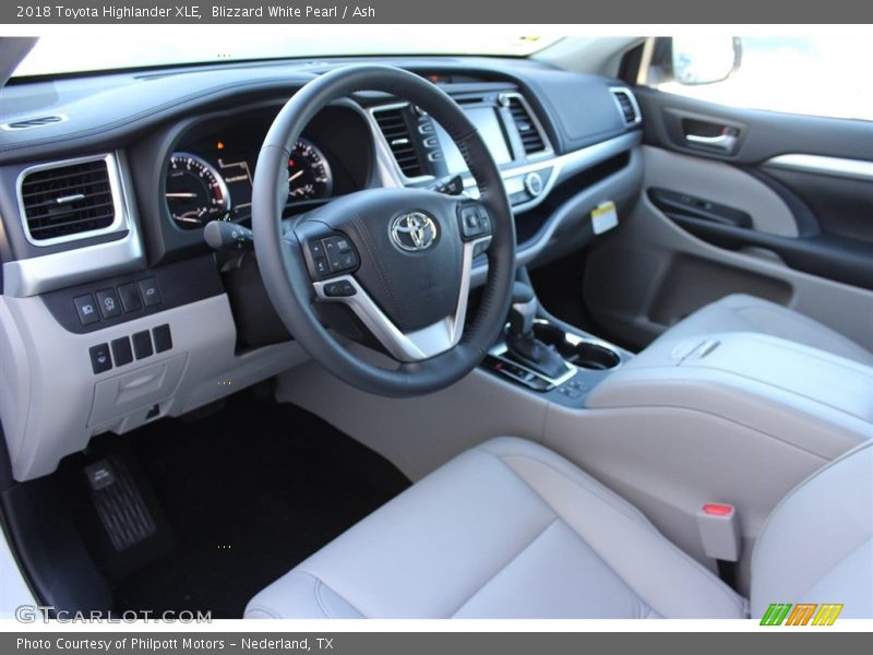 Blizzard White Pearl / Ash 2018 Toyota Highlander XLE