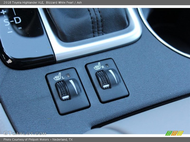 Blizzard White Pearl / Ash 2018 Toyota Highlander XLE