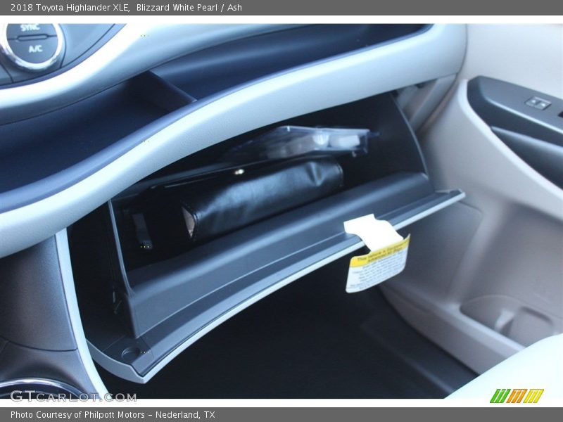 Blizzard White Pearl / Ash 2018 Toyota Highlander XLE