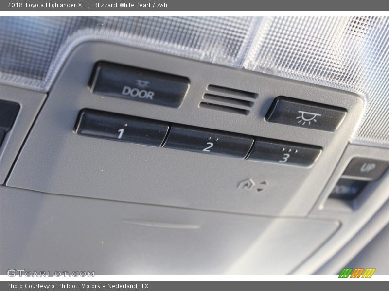 Blizzard White Pearl / Ash 2018 Toyota Highlander XLE