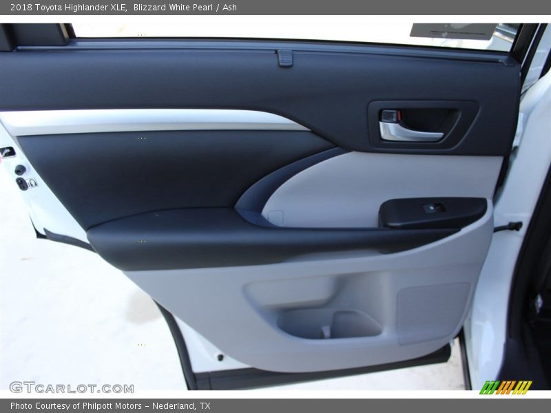 Blizzard White Pearl / Ash 2018 Toyota Highlander XLE