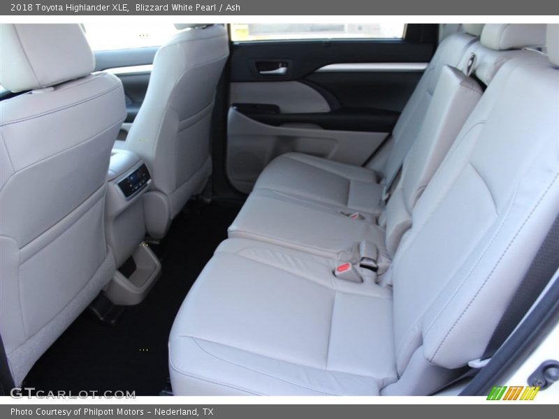 Blizzard White Pearl / Ash 2018 Toyota Highlander XLE
