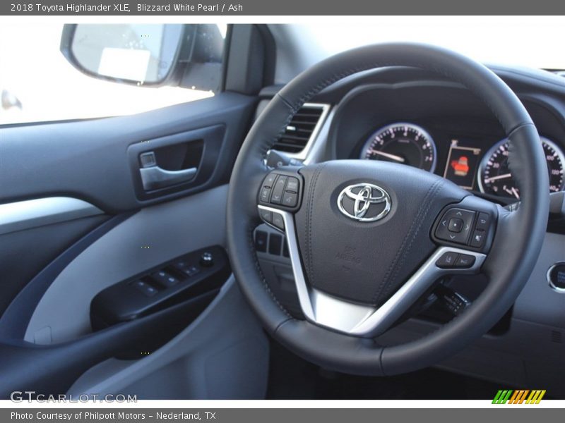 Blizzard White Pearl / Ash 2018 Toyota Highlander XLE