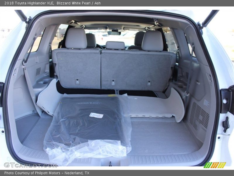 Blizzard White Pearl / Ash 2018 Toyota Highlander XLE